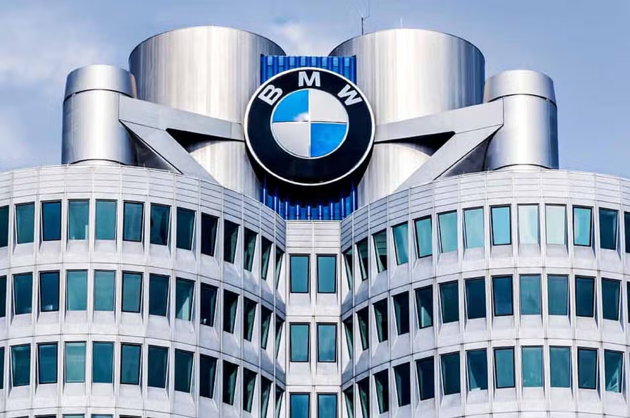BMW sotto accusa: richiamate centinaia di migliaia di auto per pericolo incendio