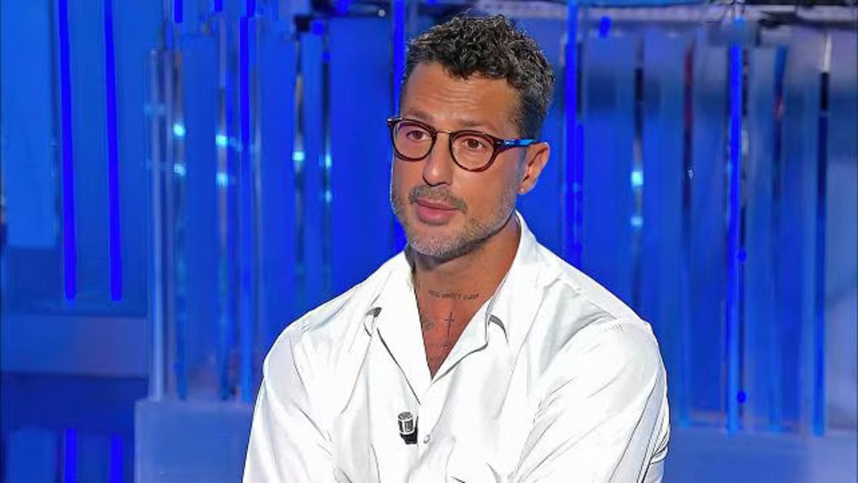 Corona contro Signorini, nuova bomba in arrivo: “Il 6 aprile pubblico Falsissimo con materiale inedito, sarà devastante”