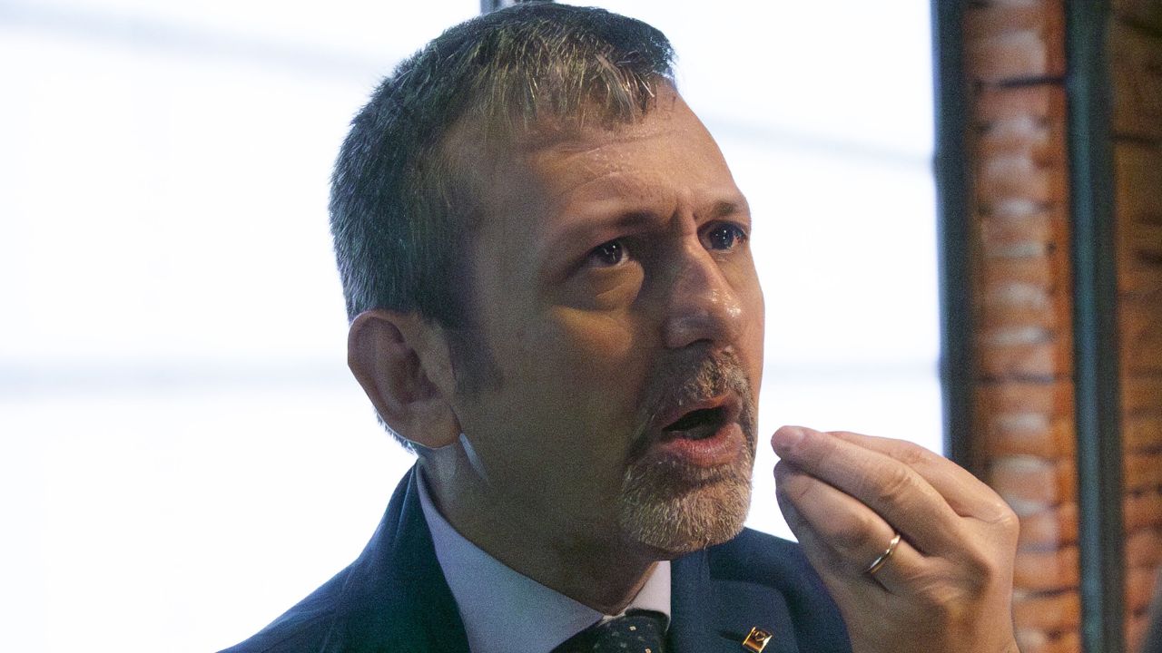 Caso Delmastro, la pista dei pm sulla bisteccheria di Roma: “Così i Caroccia reinvestivano i soldi del clan Senese”