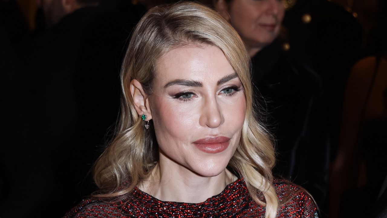 Barbara Berlusconi alza la voce sui minori e i social: “Serve una legge subito, è un’emergenza nazionale”