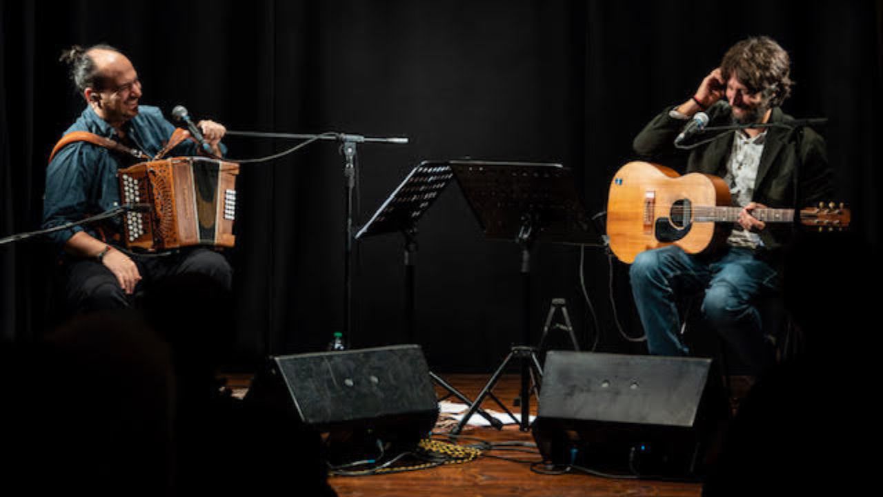 Gnut e Alessandro D’Alessandro in concerto a Roma con Tosca, Alessio Bondì e Joe Barbieri ospiti d’eccezione
