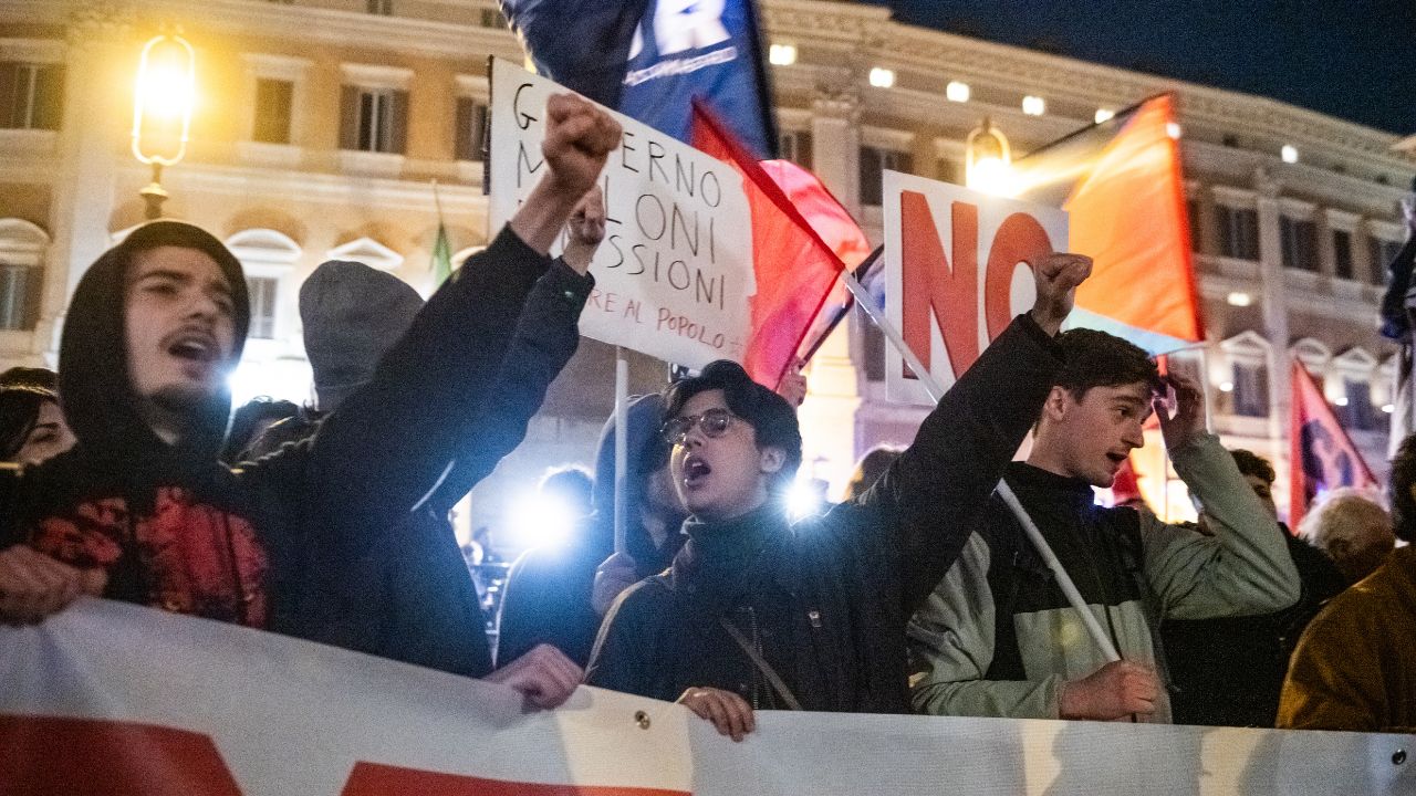 Giustizia, da Delmastro a Santanchè: il ritorno caotico alla politica dopo il referendum