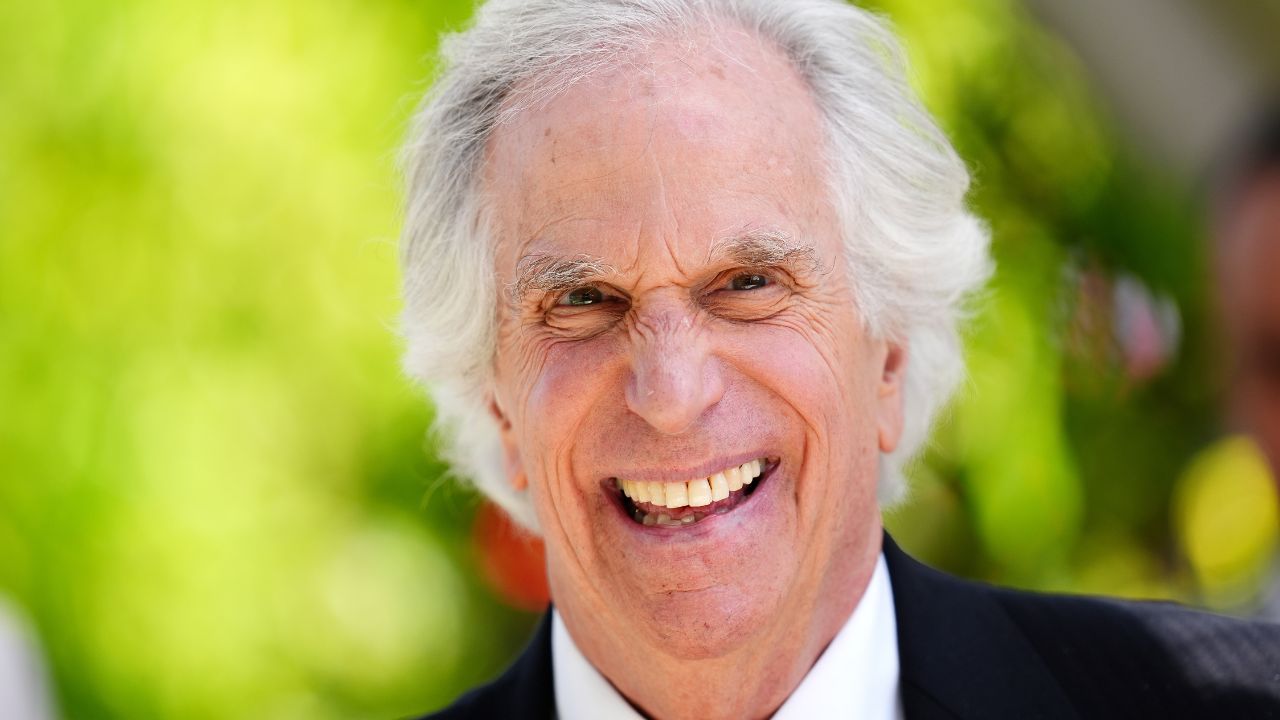 Henry Winkler, segreti, dislessia e retroscena nell’autobiografia “Essere Henry, Il Fonzie e oltre…”
