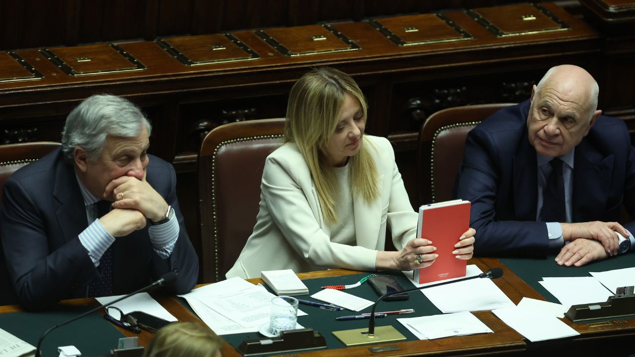Meloni tenta l’operazione Vannacci per vincere ancora: ma Marina Berlusconi può far saltare il centrodestra