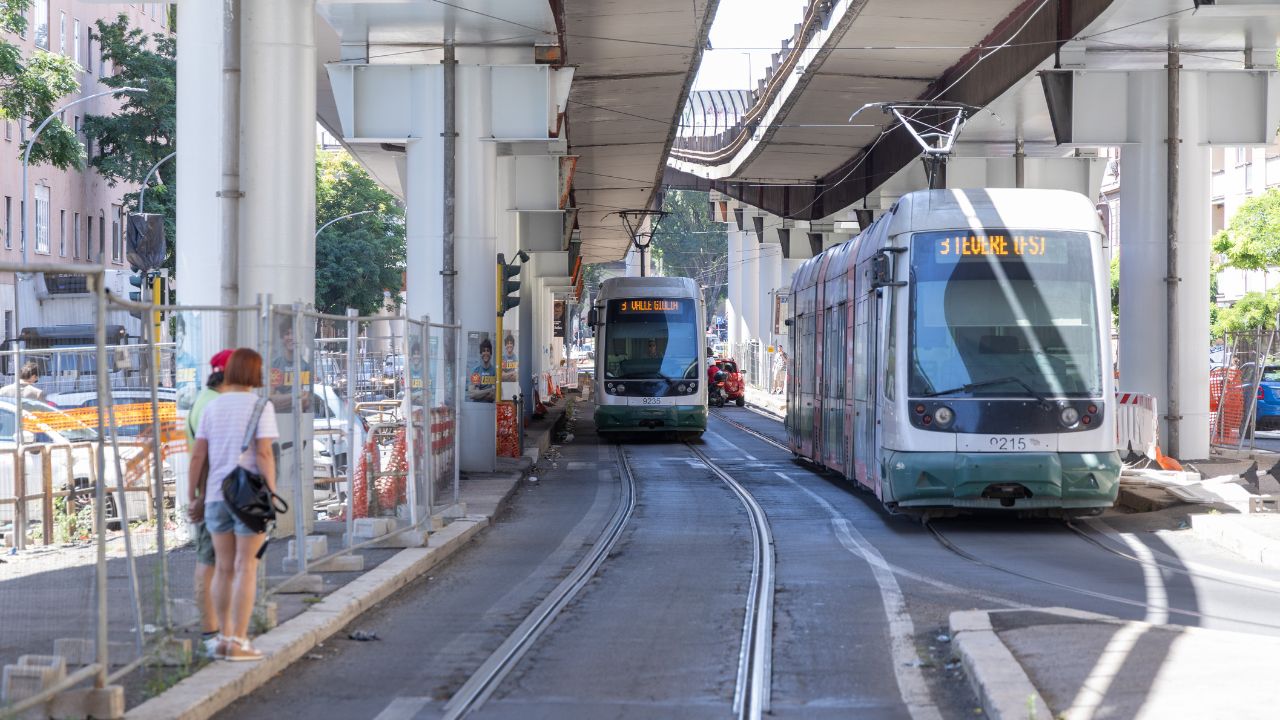 Scontro tram a Roma: 10 feriti. Dopo i fatti di Milano, cresce l’allarme sulla sicurezza dei mezzi pubblici