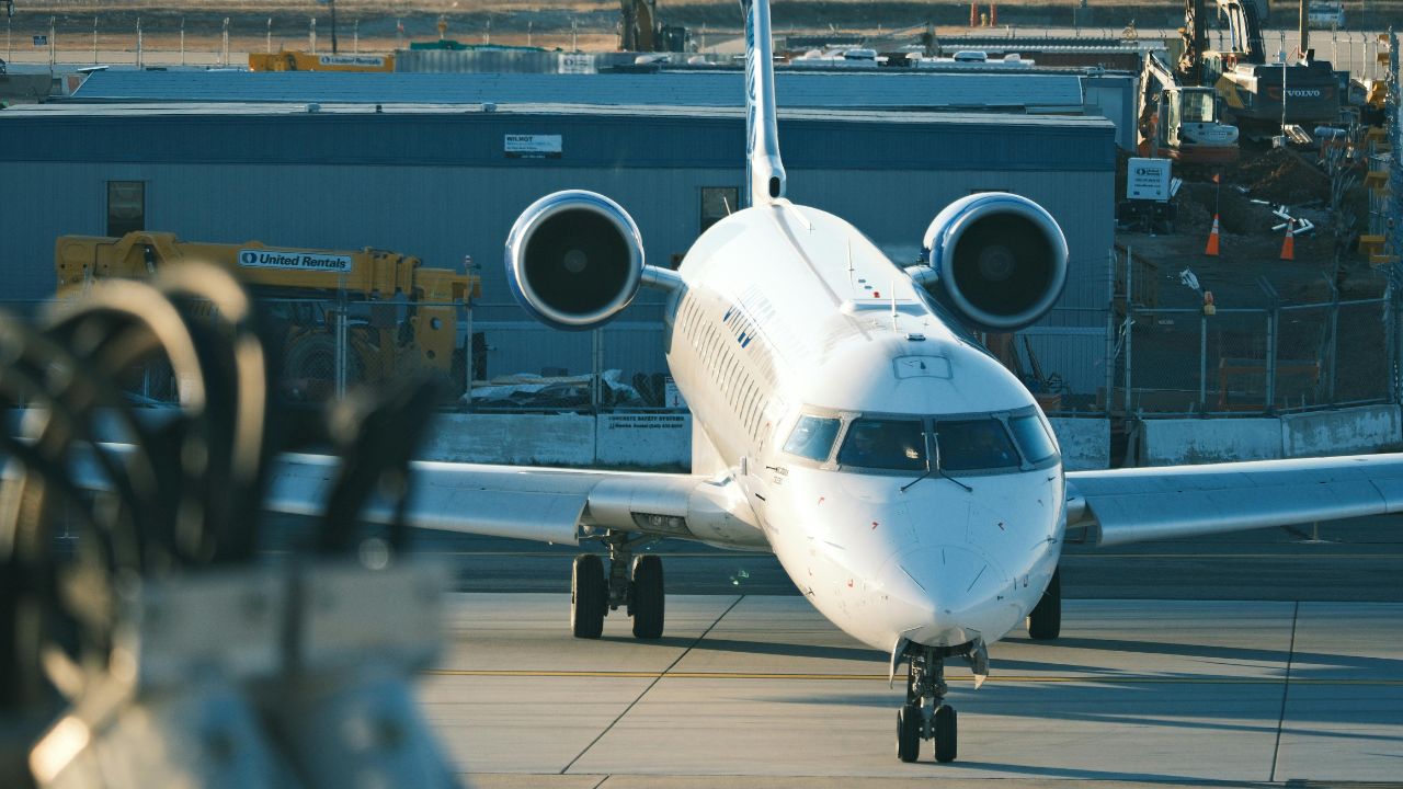 Tragedia a New York, scontro sulla pista aerea del LaGuardia: morti i piloti Air Canada