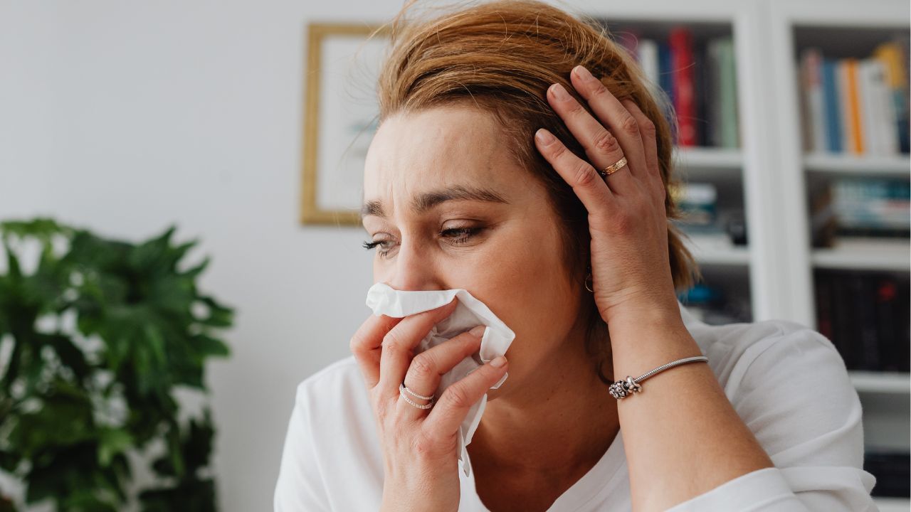 Allergie primaverili, quest’anno i pollini sono più aggressivi: 10 mosse per tornare a respirare