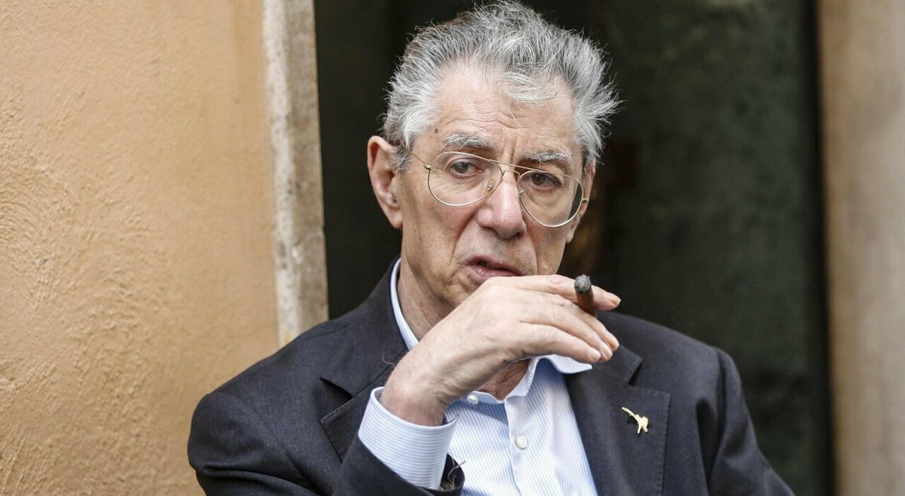 È morto Umberto Bossi, addio al Senatùr: Salvini in lacrime “Mi hai cambiato la vita”, la politica si ferma