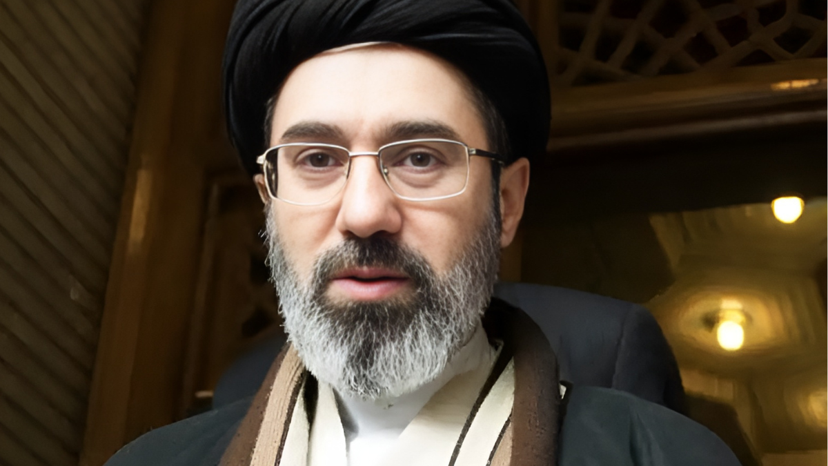 Iran, Khamenei gravemente ferito e forse in coma: il messaggio di vendetta letto in tv