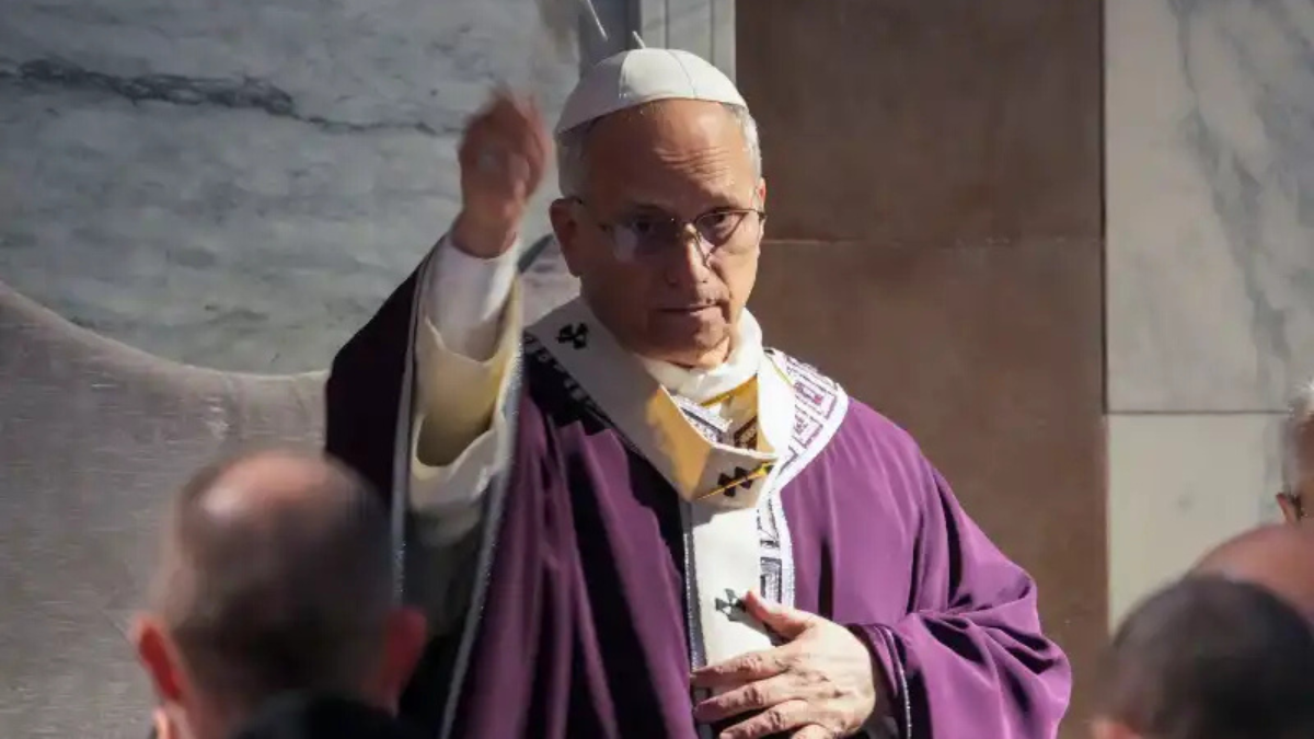 Il Vaticano avverte: “No alla dittatura del silicone”. La Chiesa critica la corsa al corpo perfetto nell’era della chirurgia estetica