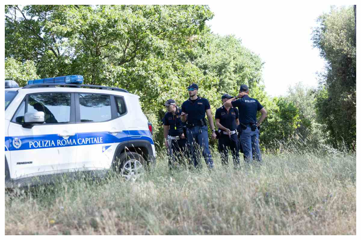 Tragedia nel cuore di Roma: crolla il tetto di un casolare, due morti sotto le macerie