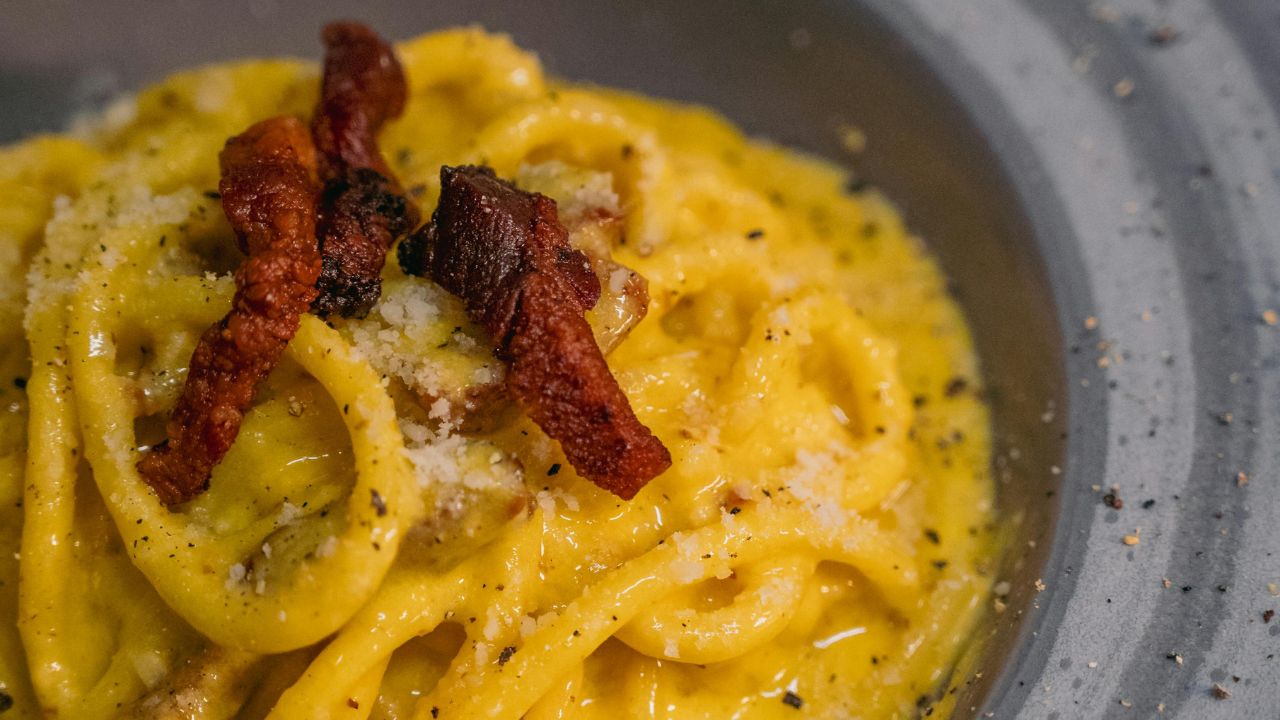 Carbonara Day, 10 anni di un mito: perché è il piatto preferito dagli italiani