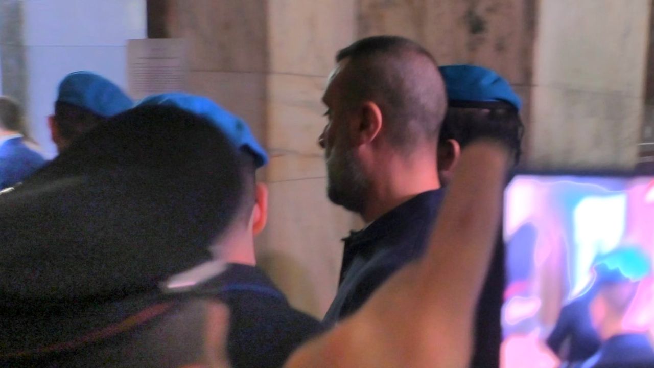 Omicidio Rogoredo, nel verbale parla il poliziotto Cinturrino: “Ho sparato per paura”, ma l’accusa contesta violenze e oltre 40 imputazioni