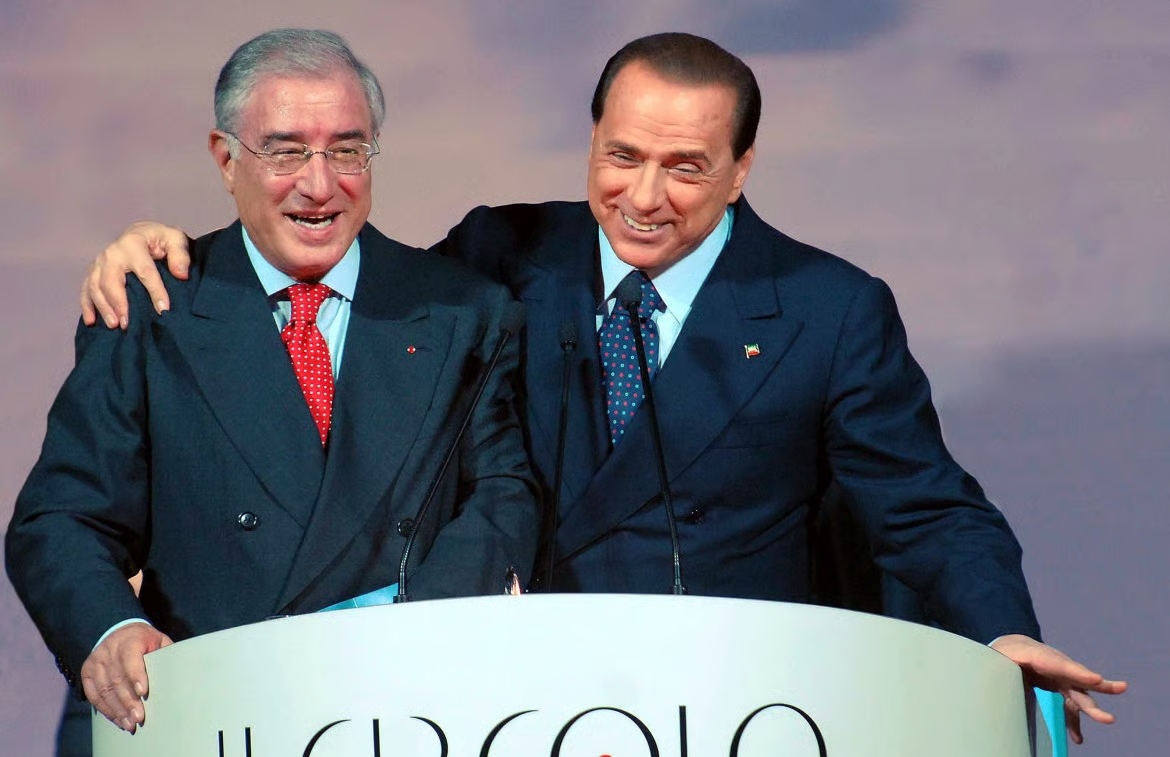 Dell’Utri a processo per 42 milioni da Berlusconi: presunte donazioni non dichiarate sotto accusa