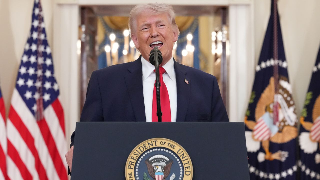 Trump show, il discorso alla nazione? Solo un bla bla bla autocelebrativo, pieno di minacce all’Iran e agli alleati, slogan vuoti e nessuna risposta agli americani