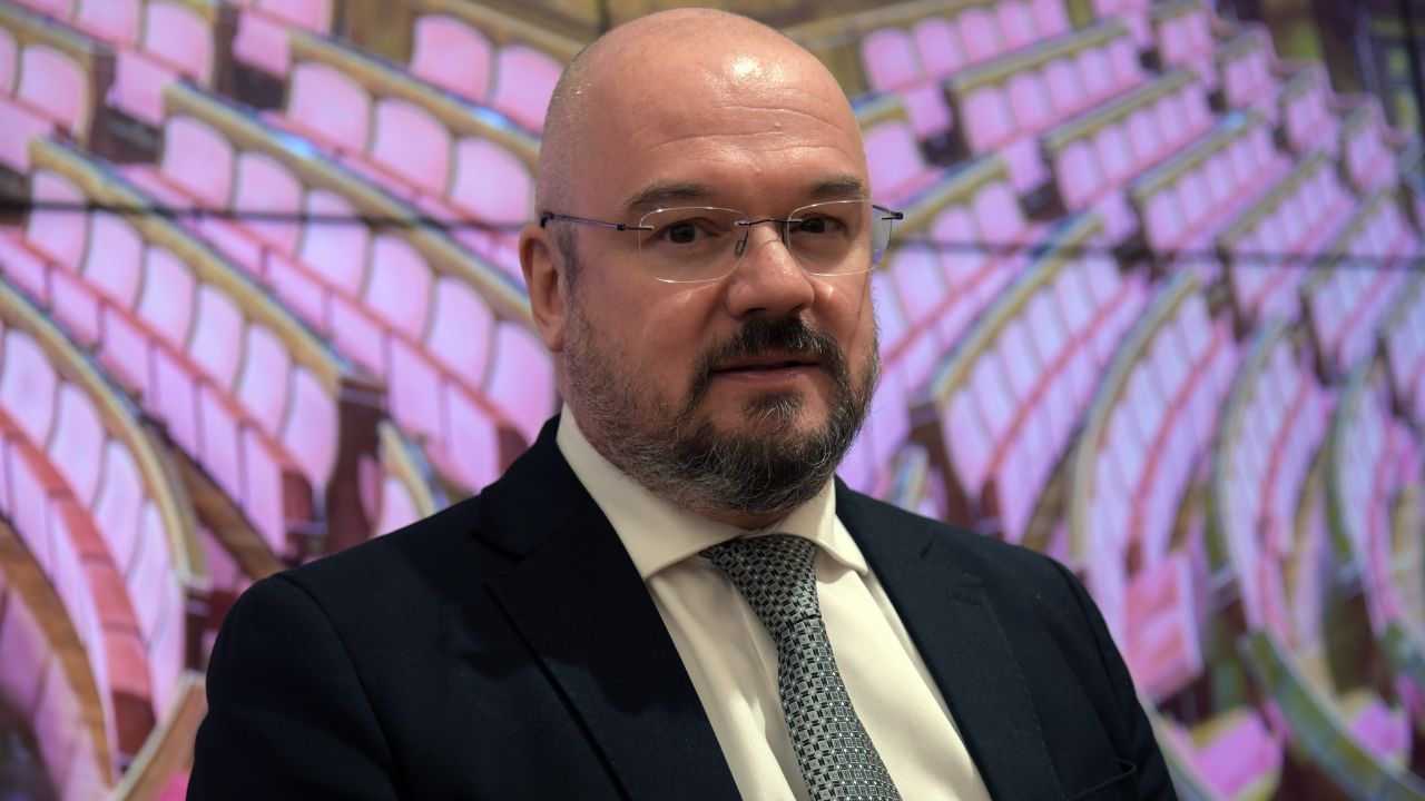 Deficit al 3,1%, Borghi attacca il governo: “Lo 0,1% che blocca l’Italia vale quanto i centri migranti in Albania”