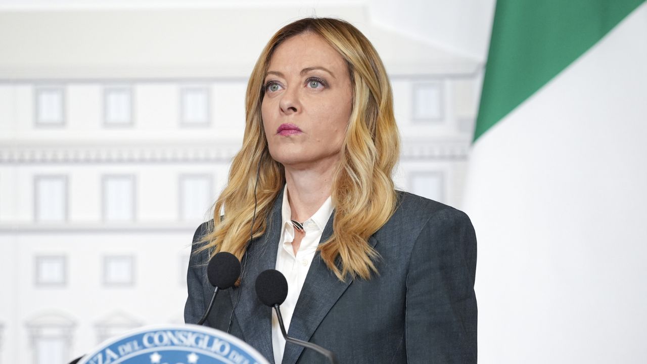 Meloni cambia asse su Hormuz e sfida Trump: vertice con Macron, Starmer e Merz apre il fronte europeo