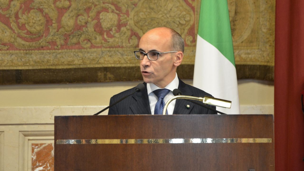 Consulenze e appalti, boom di affidamenti diretti negli enti pubblici