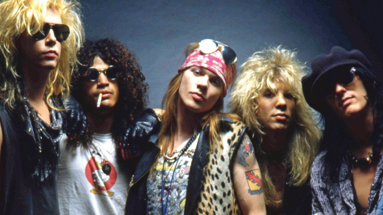 “Guns n’ Roses. La Verità”, la più completa biografia sui GN’R torna aggiornata in libreria