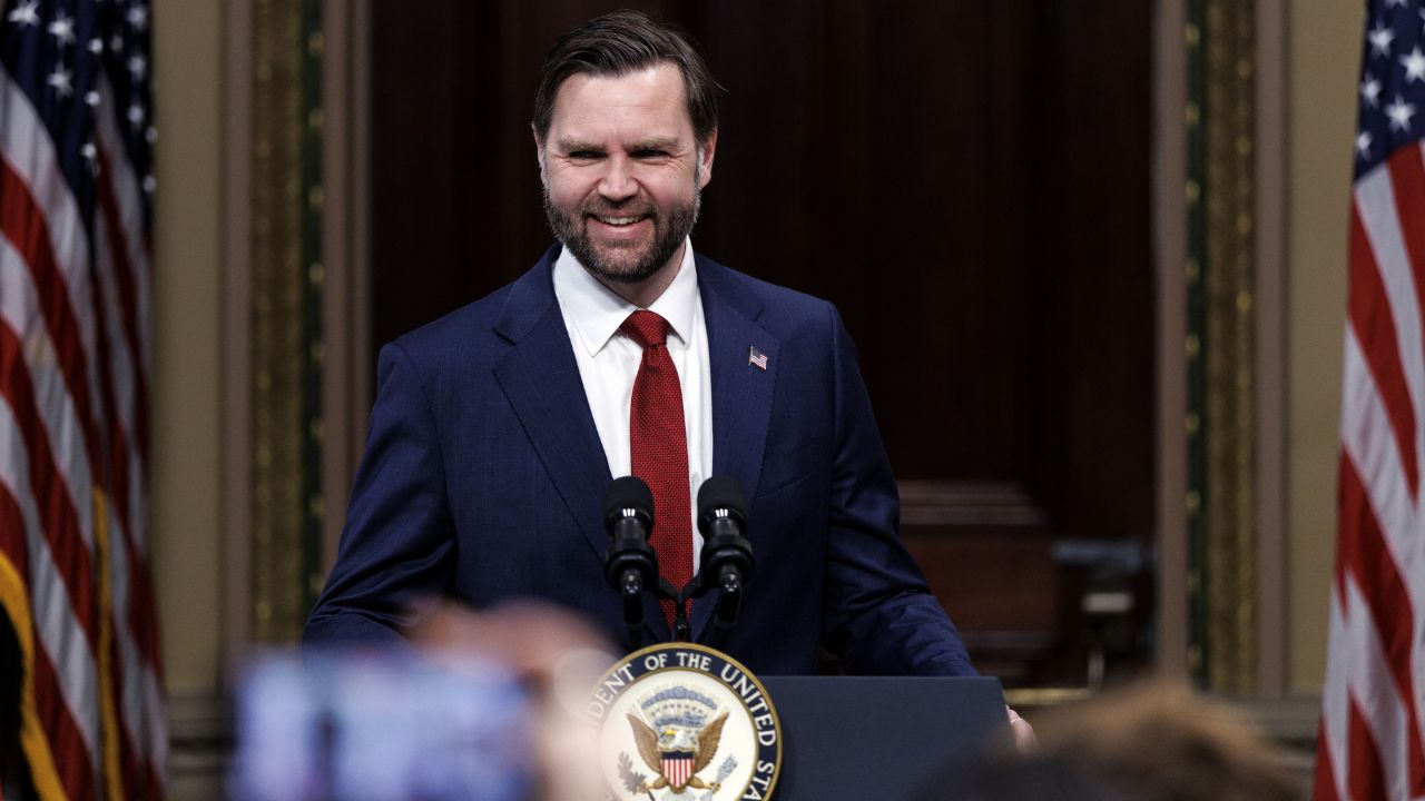 Dopo Trump anche Vance attacca Papa Leone XIV: “Si attenga alle questioni morali”