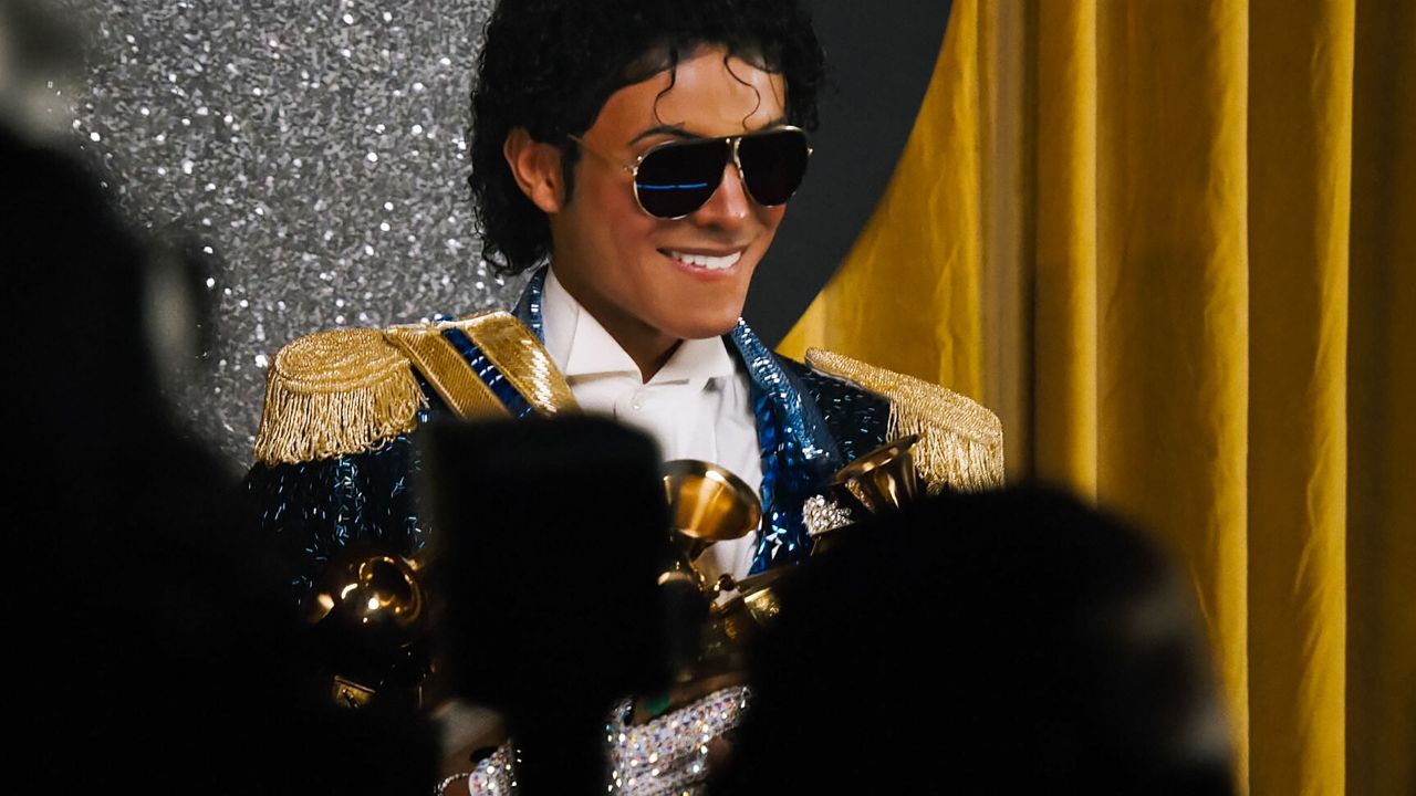 Michael Jackson, il biopic della discordia: il nipote Jaafar brilla ma la figlia Paris denuncia gli esecutori