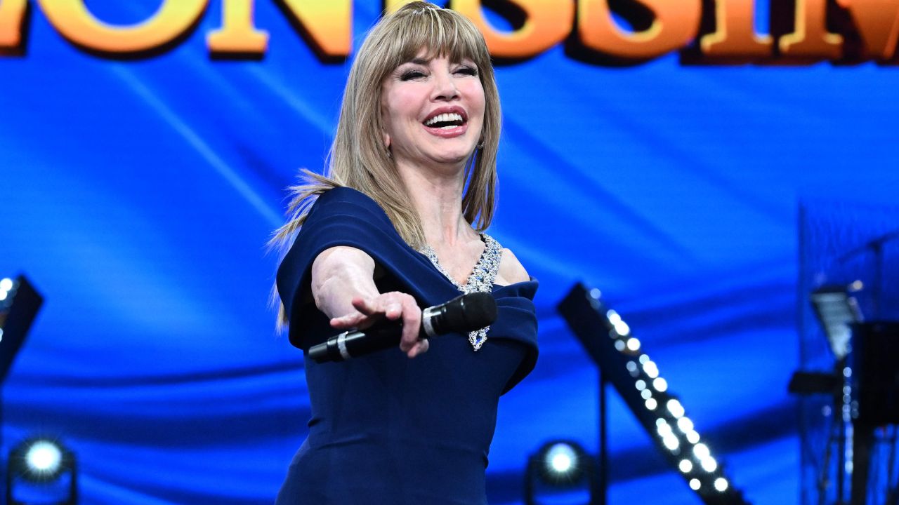 Milly Carlucci pronta per Ballando con le stelle, il nome della prima concorrente farà scalpore