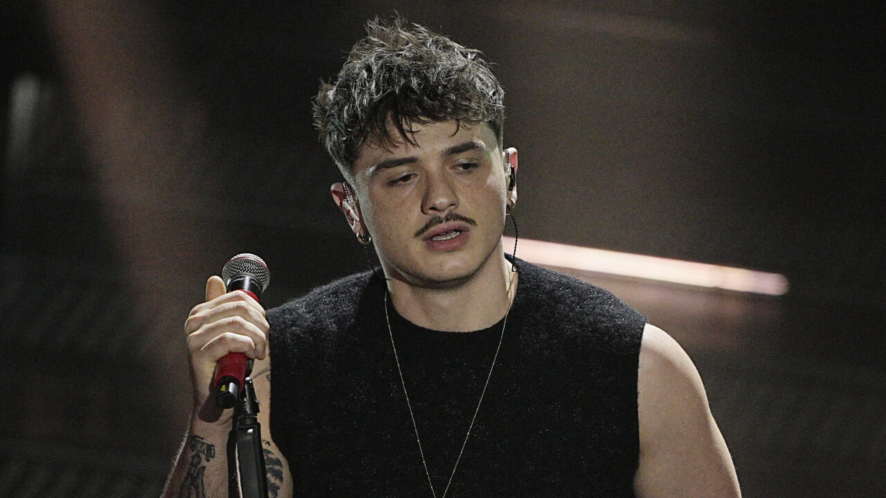 Olly sbotta dopo il gossip sulla dieta: “Smettetela di dire ca***te”, poi esplode la replica social