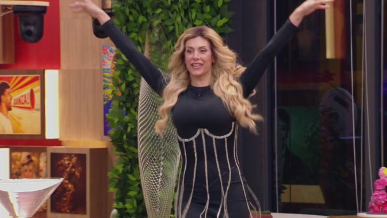 Grande Fratello Vip, Paola Caruso rientra in gioco e attacca tutti: la verità dietro il rientro “aggressivo” della bonas