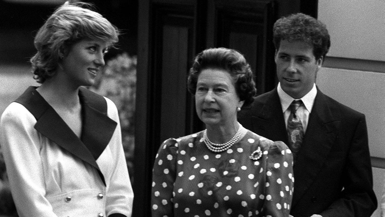 Regina Elisabetta, Ex Principessa del Galles Diana