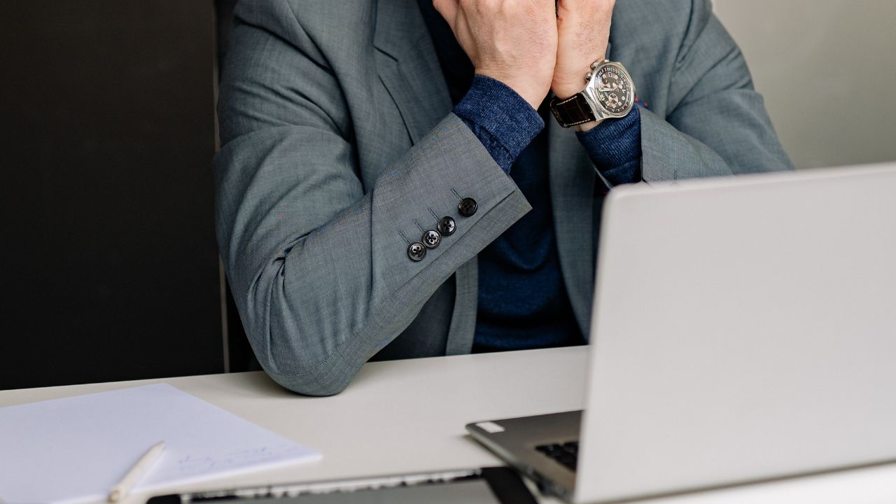 Fidal nel caos dopo il caso Tortu: trovata una cimice nell’ufficio del segretario generale Londi, scatta l’allarme interno