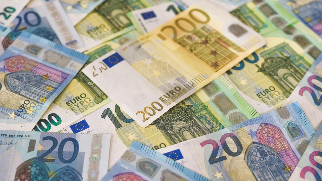 Crescita economica a rischio se il conflitto prosegue: vola il debito pubblico, la guerra in Medio Oriente si porta via lo 0,4% del Pil