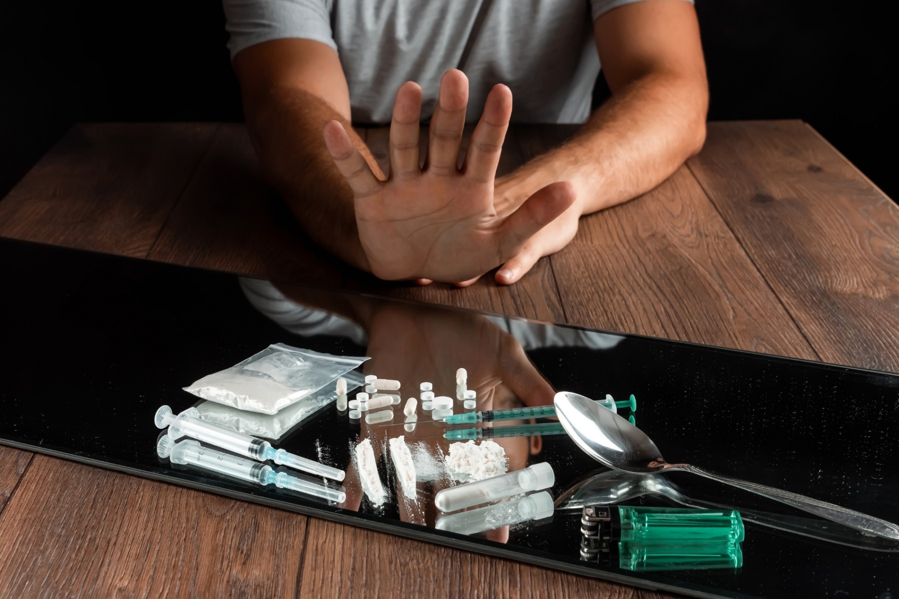 Allarme droga tra i giovanissimi: sostanze sintetiche a basso costo e marijuana sempre più potente, cresce il rischio di danni irreversibili