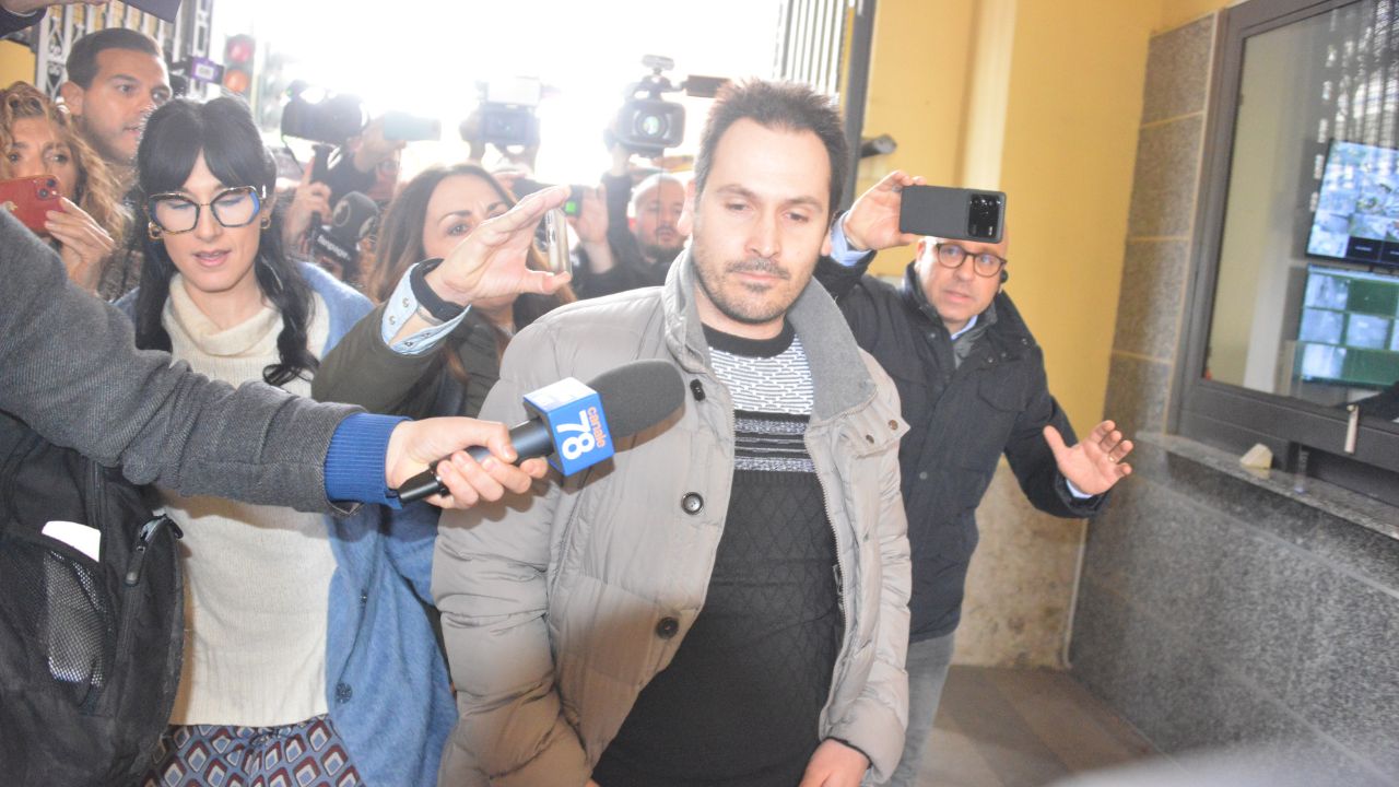 Garlasco, il mistero delle parole spezzate di Sempio: tra fruscii, audio disturbati e frasi mai davvero chiare si gioca la nuova inchiesta