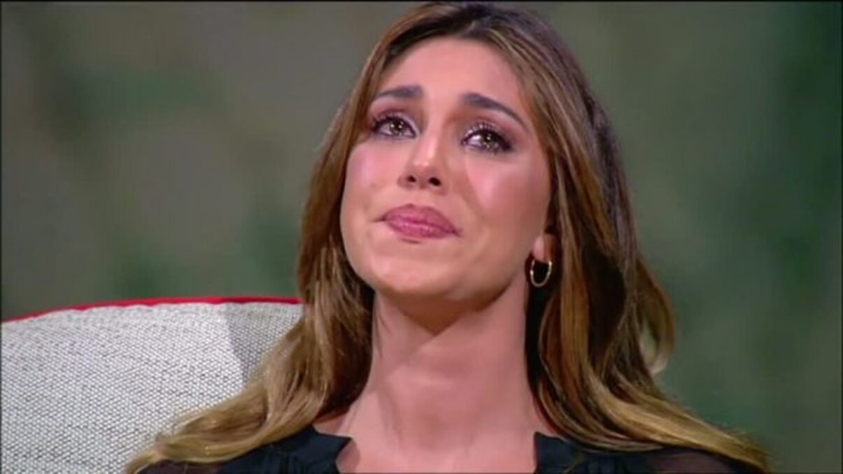 Belén Rodriguez soccorsa in casa e massacrata sui social: la vergogna di chi nega il dolore ai ricchi e famosi