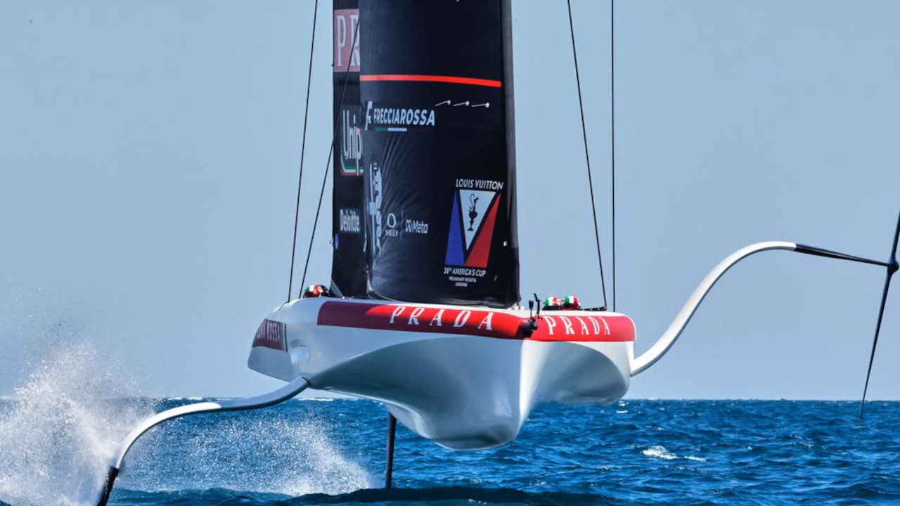 America’s Cup, Porro e Giubilei fanno volare Luna Rossa: le prime donne capaci di battere i giganti del mare