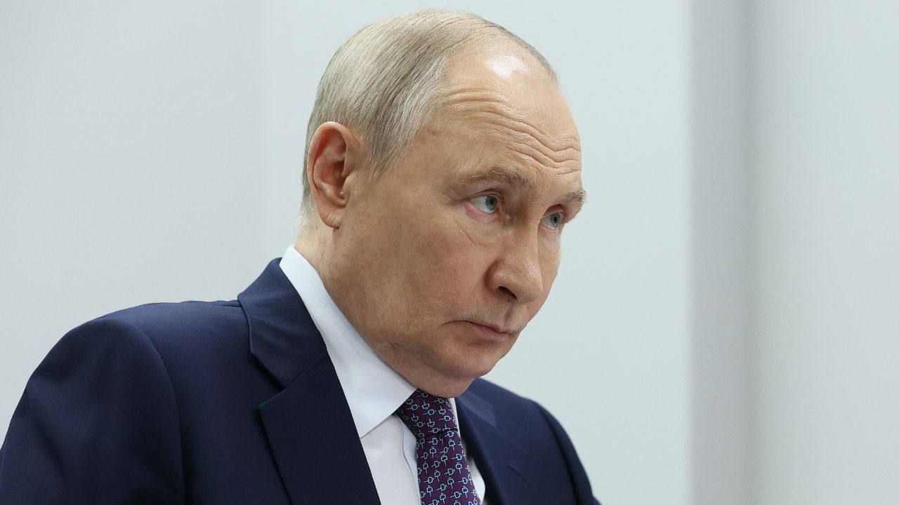 Putin chiuso nei bunker, la paura del golpe e dei droni ucraini: così il Cremlino blinda cuochi, autisti e bodyguard