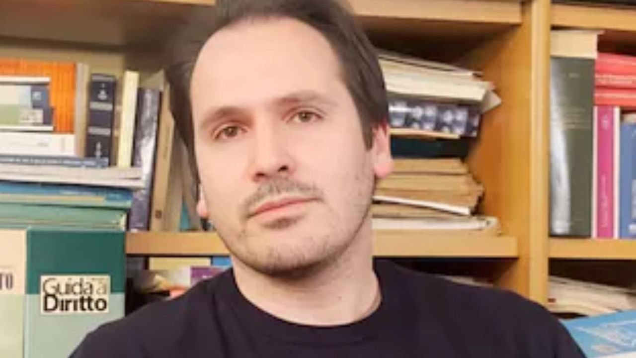 Garlasco, la svolta dell’impronta 33: quella mano sul muro è di Andrea Sempio?