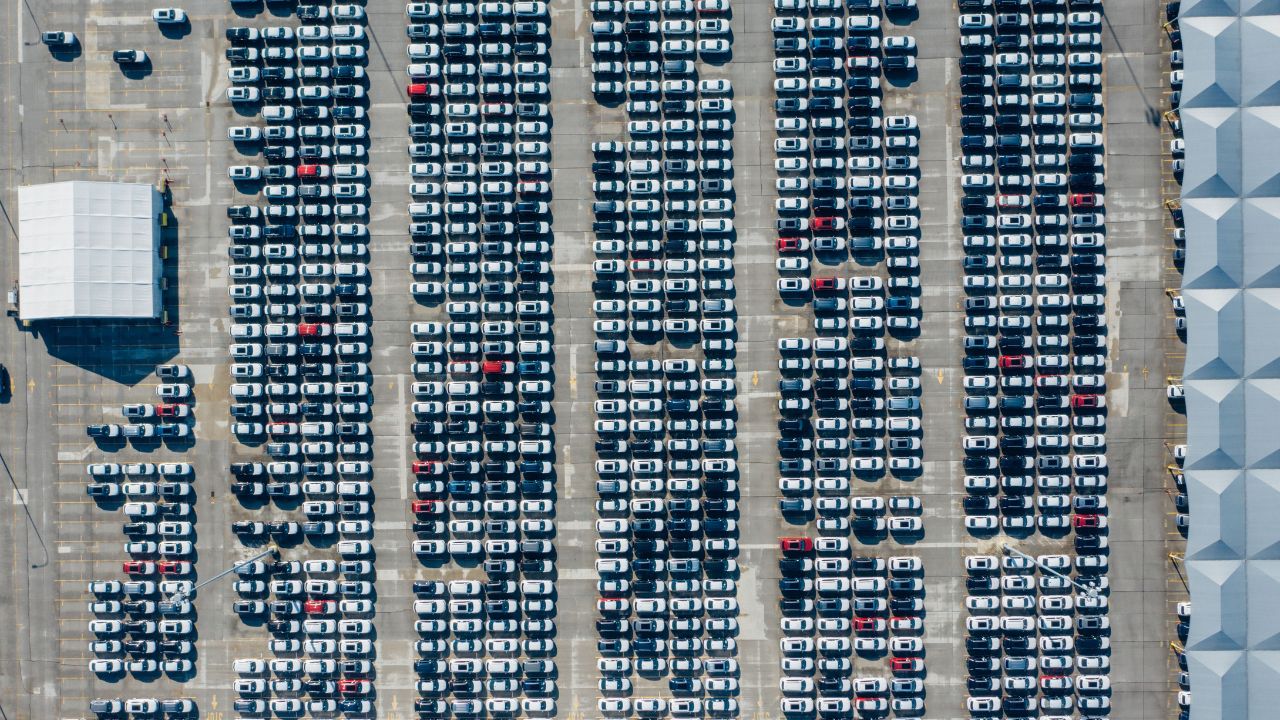 Piano shock di Volkswagen, l’azienda tedesca si prepara a chiudere quattro stabilimenti e a licenziare 100mila dipendenti