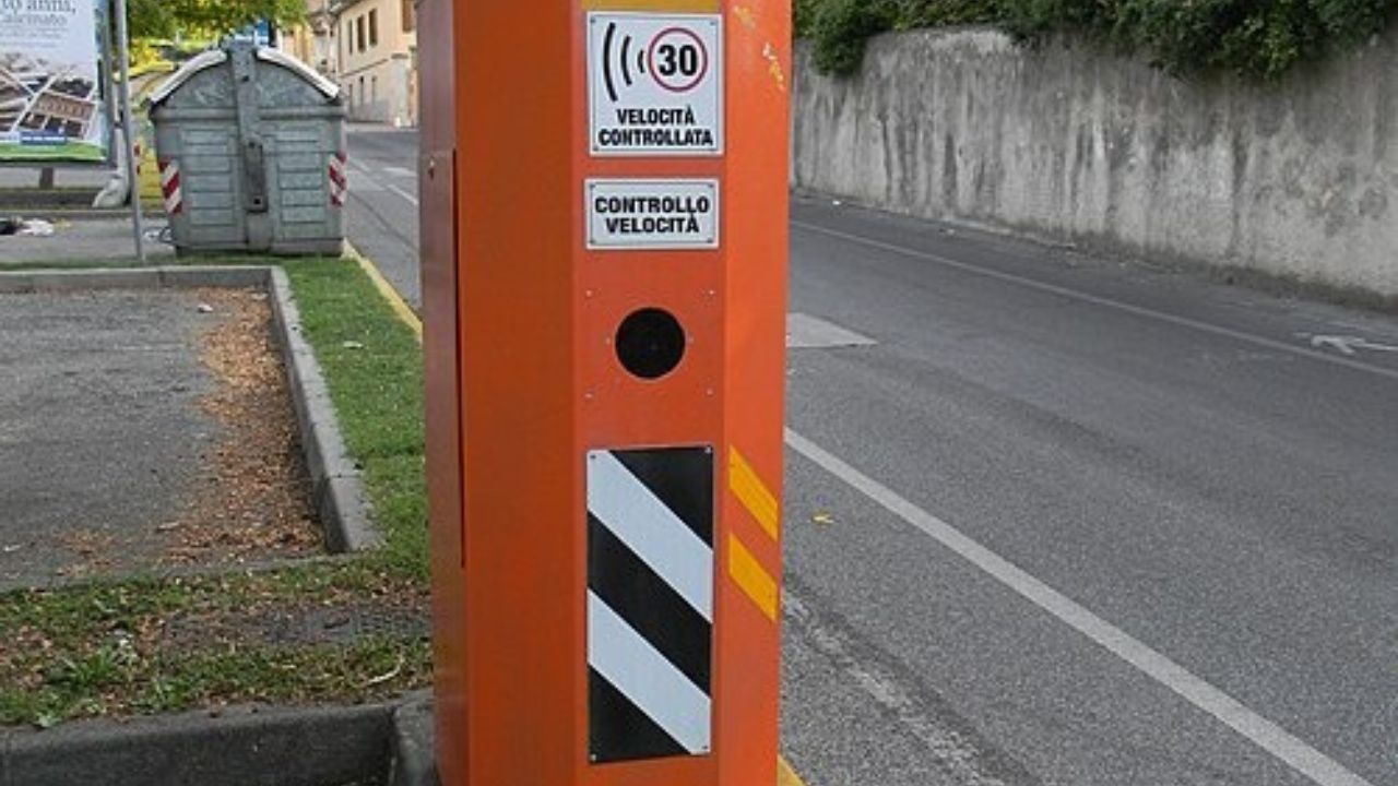 Autovelox, le nuove regole e una valanga di ricorsi in tribunale hanno fatto incassare meno soldi ai grandi Comuni