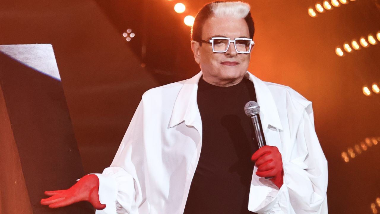 “Mi sono sposato!”: Cristiano Malgioglio spiazza Carlo Conti al Tim Summer Hits