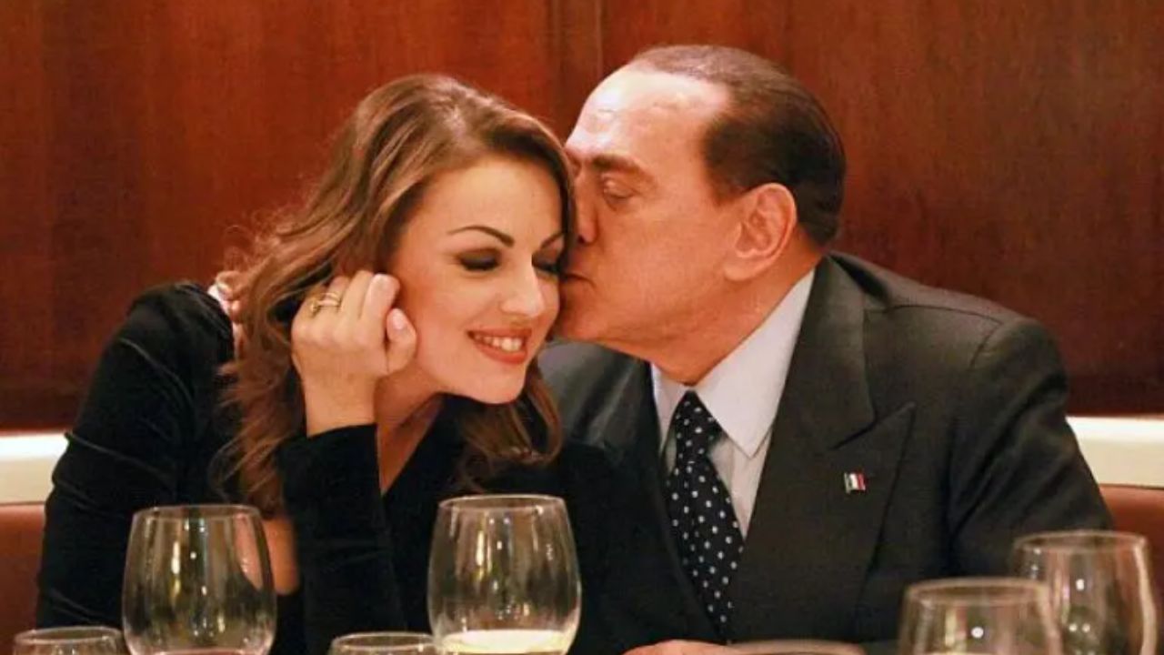 Francesca Pascale da Monica Setta: il sesso con Silvio Berlusconi? “Mi manca tutto di lui”