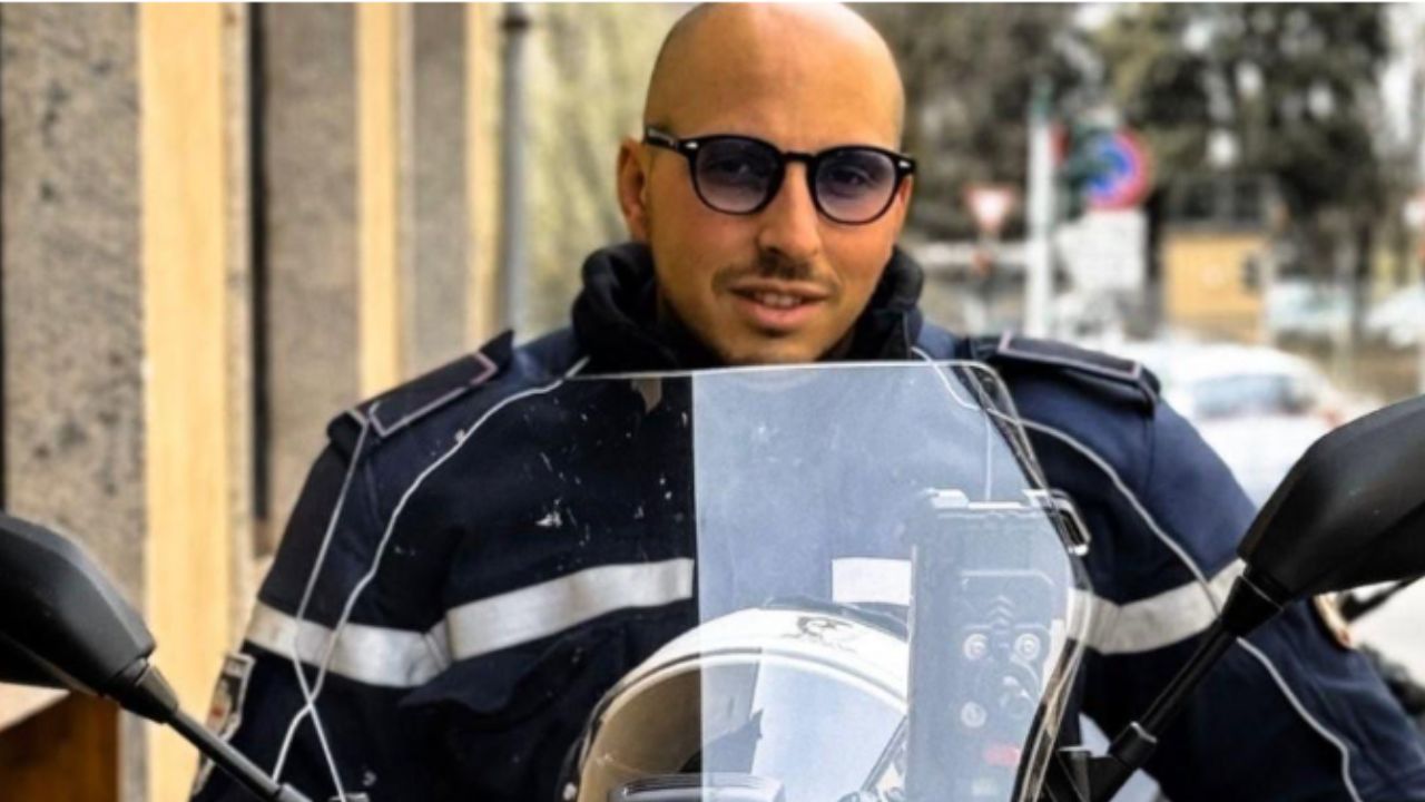 Milano, vigile muore durante l’inseguimento di un suv in fuga: caccia ai due occupanti dell’Audi che hanno ignorato l’alt