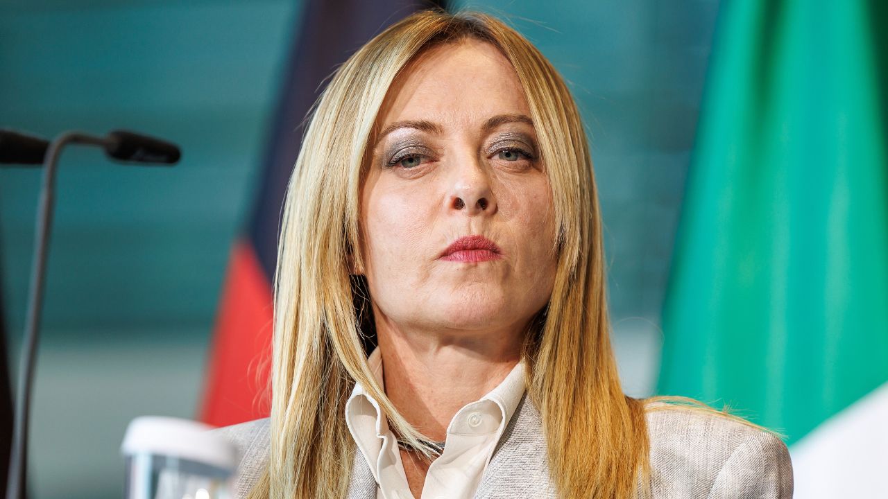 Meloni manda un sottosegretario al vertice Usa sul «terrorismo rosso»: bufera politica, le opposizioni attaccano