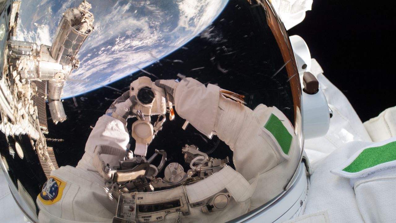 Artemis III, equipaggio tutto maschile: è polemica. Parmitano: «Sono molto sorpreso»