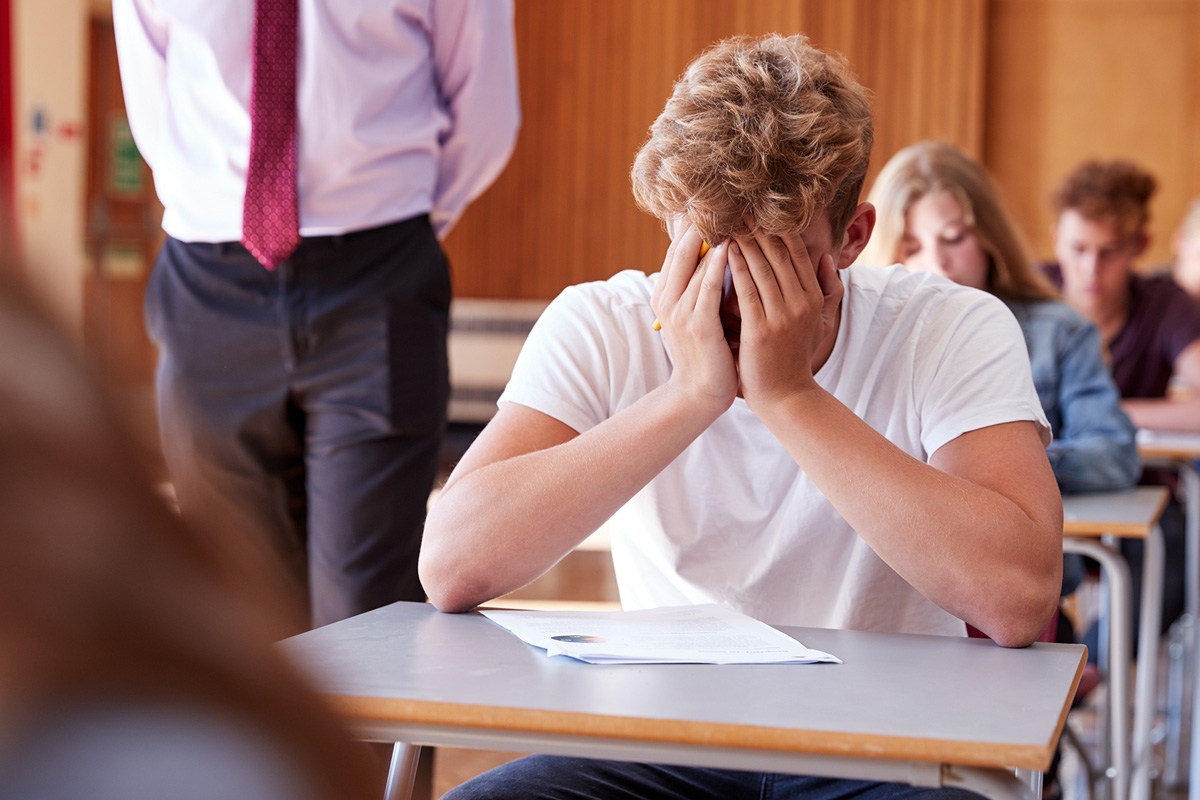 Maturità da incubo? Da Marracash a Fiorello, le clamorose bocciature dei vip che poi hanno conquistato il successo