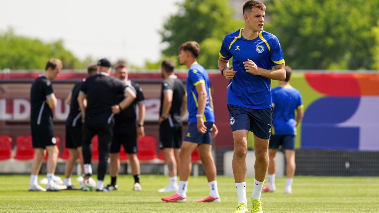 Canada-Bosnia, il Mondiale dei rimpianti azzurri: l’Italia guarda in tv la partita che avrebbe dovuto giocare
