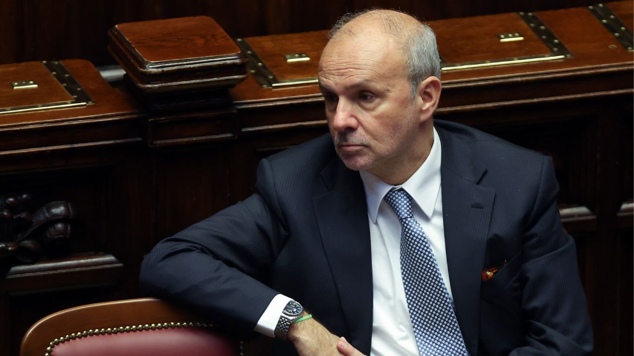 Sanità, Schillaci chiede 6,5 miliardi a Giorgetti: stipendi e cure sul tavolo della manovra