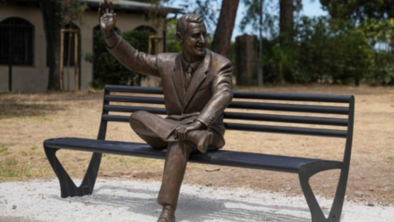 Alberto Sordi, Roma inaugura la statua dedicata all’artista. Ecco in che zona si trova