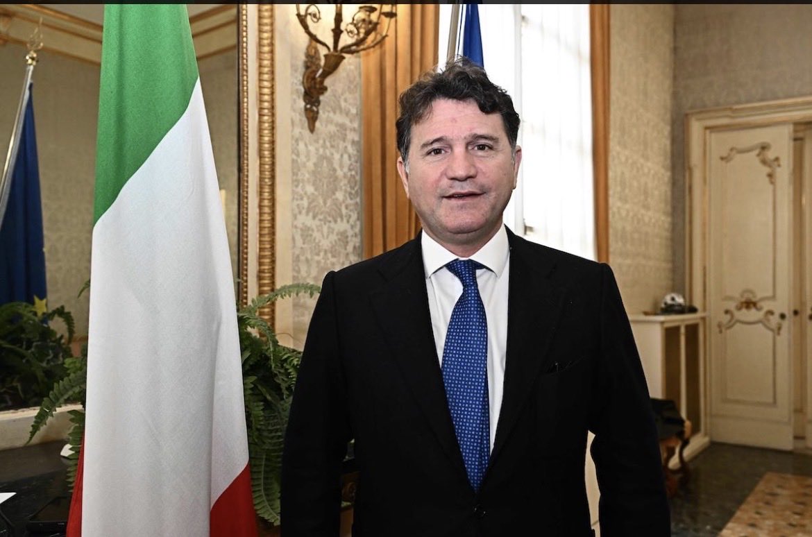 “Dopo la violenza anche il dileggio”. Parla la donna che ha denunciato il senatore Franco Silvestro