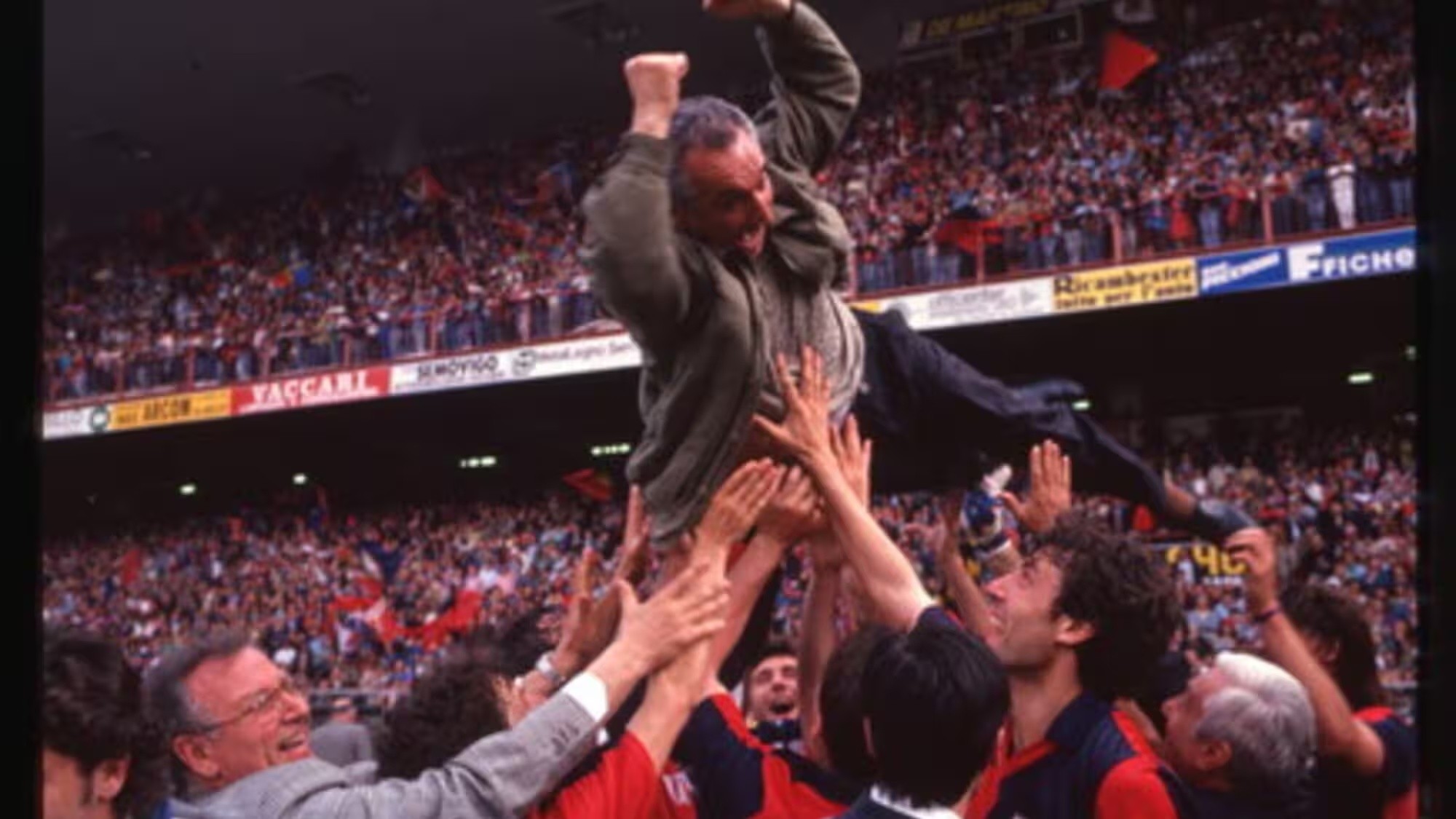 È morto Osvaldo Bagnoli, l’allenatore operaio dello scudetto del Verona e dell’impresa del Genoa ad Anfield contro il Liverpool